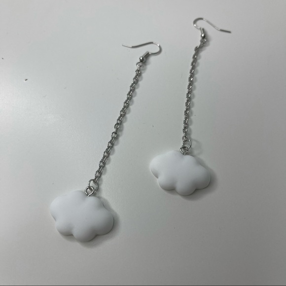 cloud 9 chain drop earrings - Picture 3 of 4